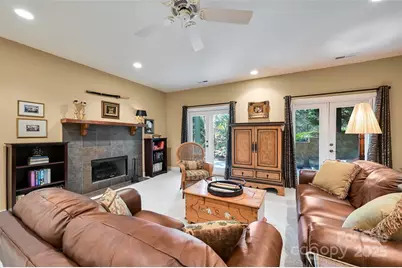 60 S Kuykendall Court, Hendersonville, NC 28739 - Photo 35