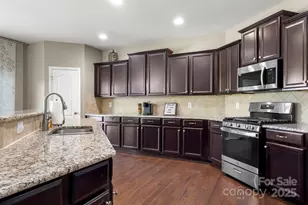 1008 Wainscott Dr, Waxhaw, NC 28173 - Photo 13