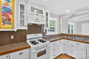 160 E Howard St, Tryon, NC 28782 - Photo 15