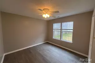 12042 Mallard Ridge Dr, Charlotte, NC 28269 - Photo 15