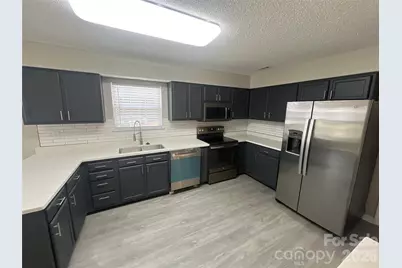 12042 Mallard Ridge Drive, Charlotte, NC 28269 - Photo 5
