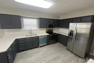 12042 Mallard Ridge Dr, Charlotte, NC 28269 - Photo 5