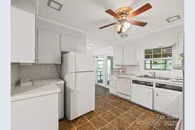 290 S Grandview Road, Clover, SC 29710 - Photo 9