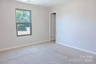 7507 Malden Park Dr, Charlotte, NC 28215 - Photo 17