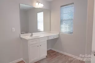 7507 Malden Park Dr, Charlotte, NC 28215 - Photo 9