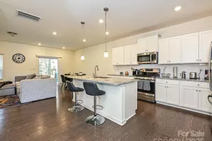 348 Abington St, Matthews, NC 28104 - Photo 3