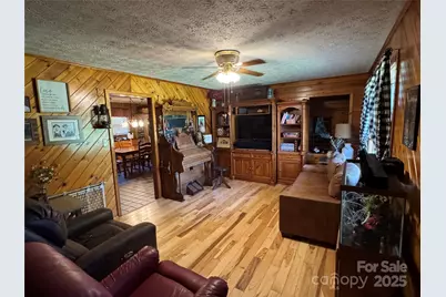 3957 Hollywood Ridge Road, Lenoir, NC 28645 - Photo 9