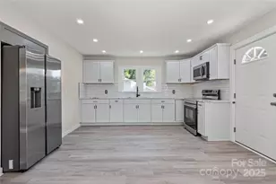 403 Julius Chambers Ave, Mount Gilead, NC 27306 - Photo 5