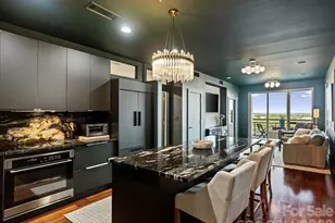 333 W Trade St, Charlotte, NC 28202 - Photo 3