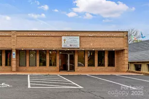 522 W Fleming Dr, Morganton, NC 28655 - Photo 1