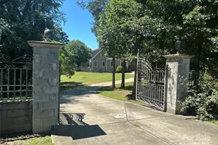 1132 Mt Holly-Huntersville Rd, Charlotte, NC 28214 - Photo 3