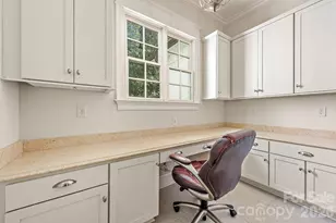 946 Laurel Creek Ln, Charlotte, NC 28211 - Photo 17