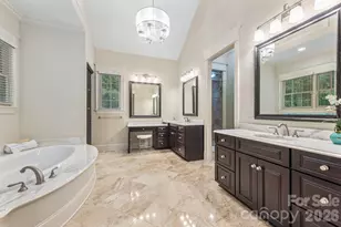 946 Laurel Creek Ln, Charlotte, NC 28211 - Photo 13