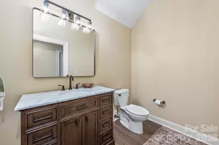 946 Laurel Creek Ln, Charlotte, NC 28211 - Photo 41