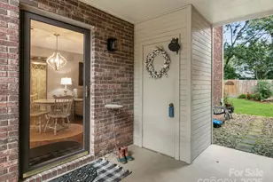 1329 4th Ave W, Hendersonville, NC 28739 - Photo 3