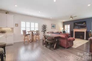 5219 Larewood Dr, Charlotte, NC 28215 - Photo 9