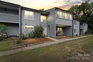 6610 Point Comfort Ln, Charlotte, NC 28226 - Photo 3