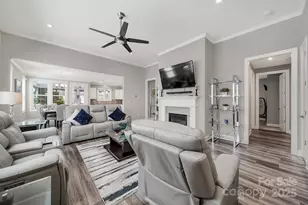 10313 Superb Ln, Charlotte, NC 28215 - Photo 7