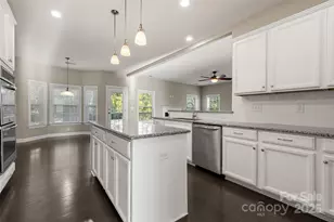 16001 Arabian Mews Ln, Charlotte, NC 28278 - Photo 11