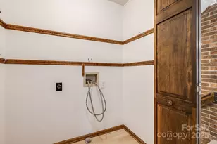 402 Woodfield Dr, Asheville, NC 28803 - Photo 15