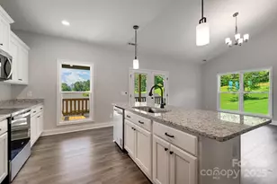 381 Scenic Rdg Cir, Franklin, NC 28734 - Photo 15