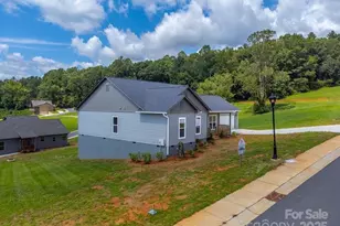 381 Scenic Rdg Cir, Franklin, NC 28734 - Photo 37