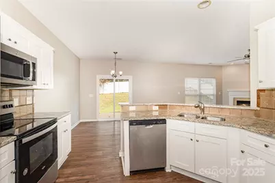 9012 Hedge Maple Road, Charlotte, NC 28269 - Photo 7