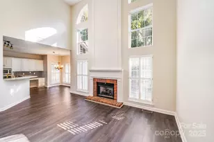 10437 Rougemont Ln, Charlotte, NC 28277 - Photo 3