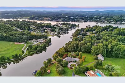 364 39th Avenue Drive NW, Hickory, NC 28601 - Photo 3