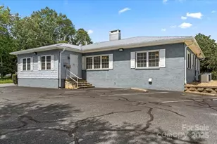 492 W Main St, Forest City, NC 28043 - Photo 1