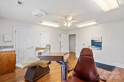 492 W Main Street, Forest City, NC 28043 - Photo 11