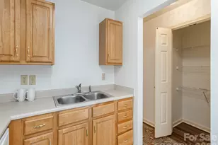 702 Carlyle Way, Asheville, NC 28803 - Photo 11