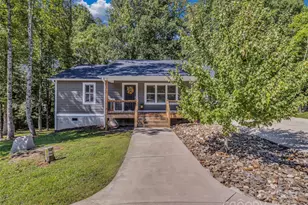 212 Walt Dr, Hendersonville, NC 28792 - Photo 1