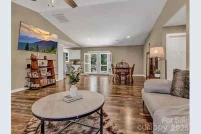 212 Walt Drive, Hendersonville, NC 28792 - Photo 15