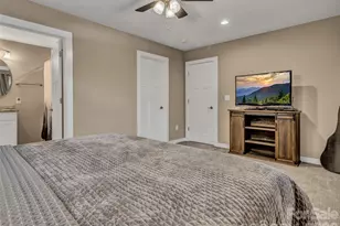212 Walt Dr, Hendersonville, NC 28792 - Photo 29