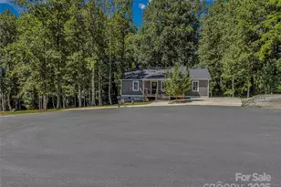 212 Walt Dr, Hendersonville, NC 28792 - Photo 5