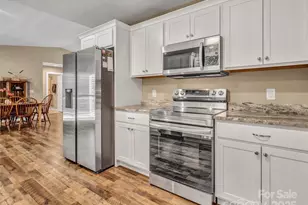 212 Walt Dr, Hendersonville, NC 28792 - Photo 23