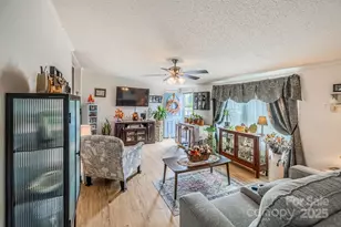 445 Riverwind Dr, Hendersonville, NC 28739 - Photo 9