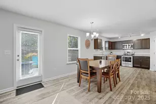 319 Shoreline Dr, New London, NC 28127 - Photo 11