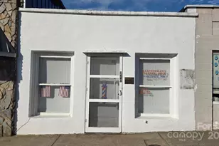 210 S Academy St, Lincolnton, NC 28092 - Photo 1