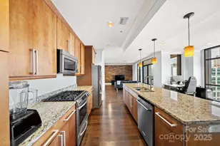 222 S Caldwell St, Charlotte, NC 28202 - Photo 5