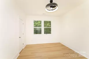 9818 Hood Rd, Charlotte, NC 28215 - Photo 31