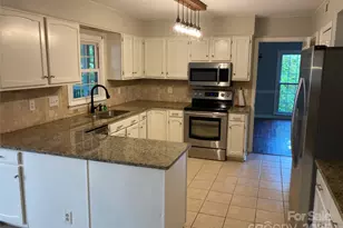 4321 Silvermere Way, Charlotte, NC 28269 - Photo 9