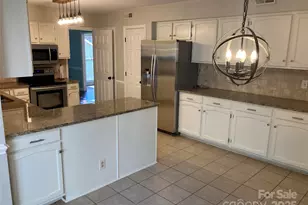 4321 Silvermere Way, Charlotte, NC 28269 - Photo 11