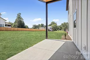 760 New Hope Rd, Flat Rock, NC 28731 - Photo 31