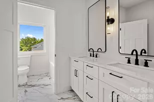 760 New Hope Rd, Flat Rock, NC 28731 - Photo 23