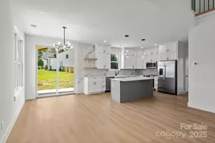 760 New Hope Rd, Flat Rock, NC 28731 - Photo 13