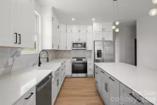 760 New Hope Rd, Flat Rock, NC 28731 - Photo 11