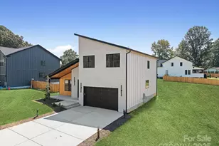 760 New Hope Rd, Flat Rock, NC 28731 - Photo 3