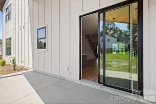 760 New Hope Rd, Flat Rock, NC 28731 - Photo 13